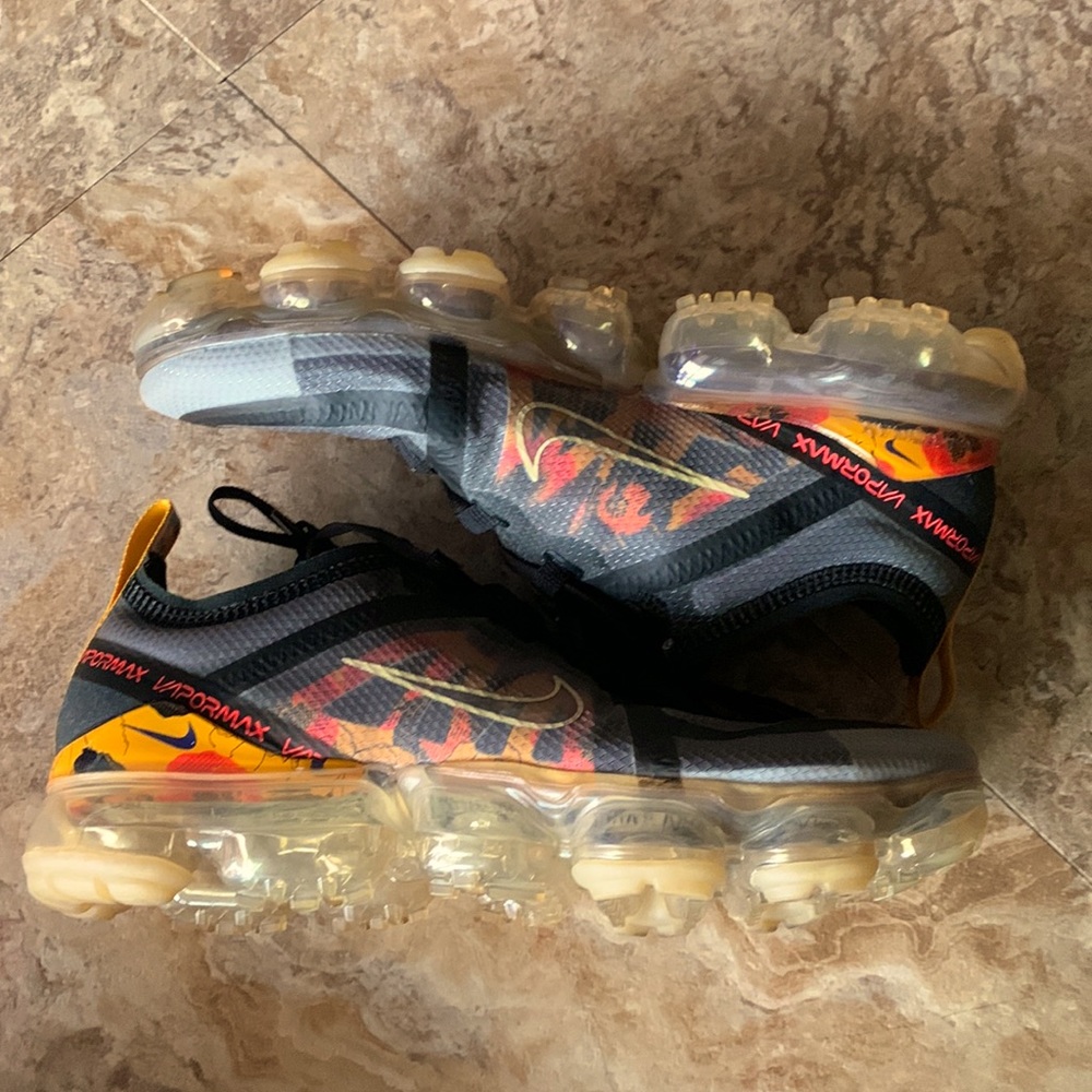 Nike Air Vapormax, black orange